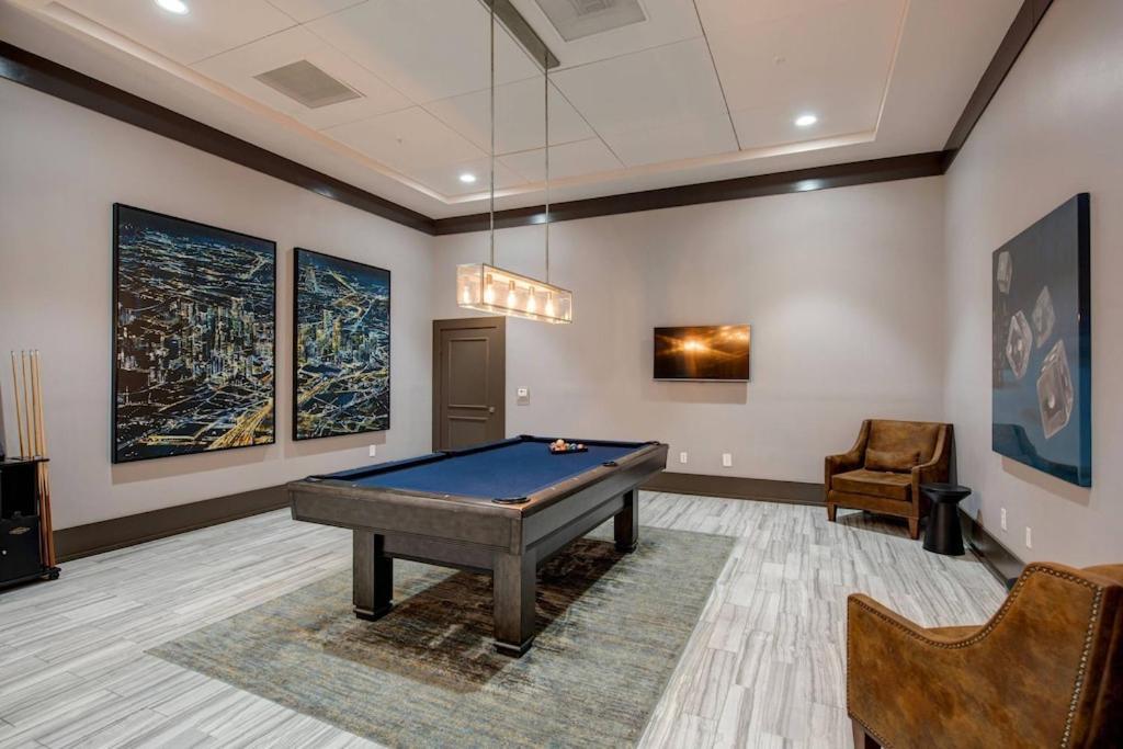 Modern Galleria Apt-Freeparking-Pool-Fast Wifi-Med Ctr Houston Exterior photo